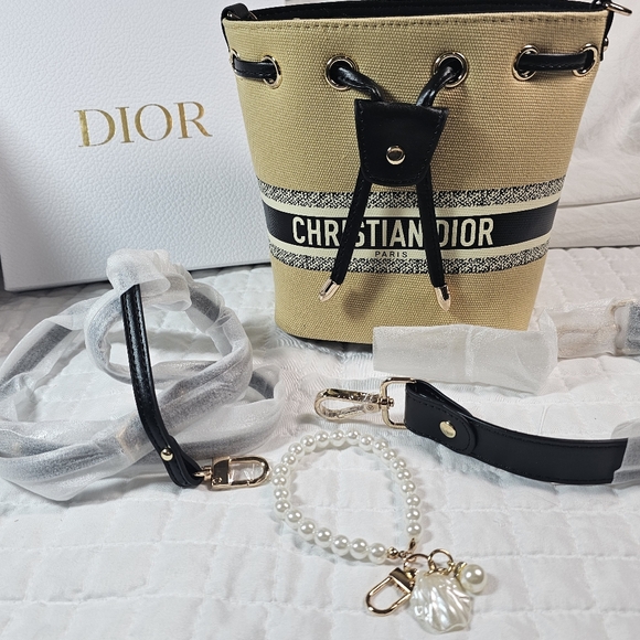 Dior Beautè VIP Crossbody Shoulder Bag NIB With All Accessories - Picture 9 of 16